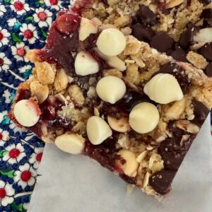 Raspberry Streusel Bars from Quaker Oats