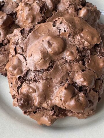 Pecan Chewy cookie made with egg whites, powdered sugar, cocoa powder and pecans.