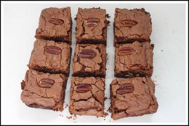 Mini Bar Pan Brownies - Cookie Madness