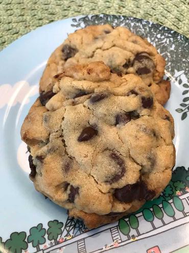 Blue Ribbon Chewy Chocolate Cookies — ButterYum — a tasty little