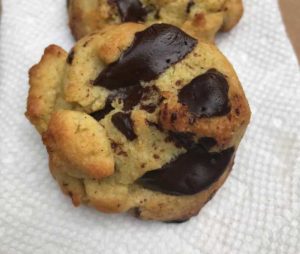 Keto Chocolate Chip Cookies