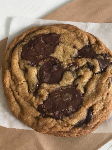 Bouchon Bakery Style Chocolate Chip Cookies