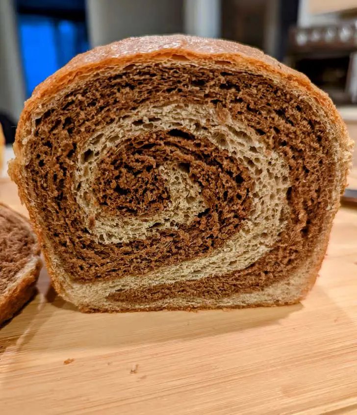 https://www.cookiemadness.net/wp-content/uploads/2021/11/marble-rye-bread.jpg