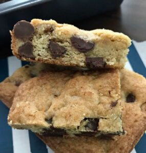 The Best Chocolate Chip Bars