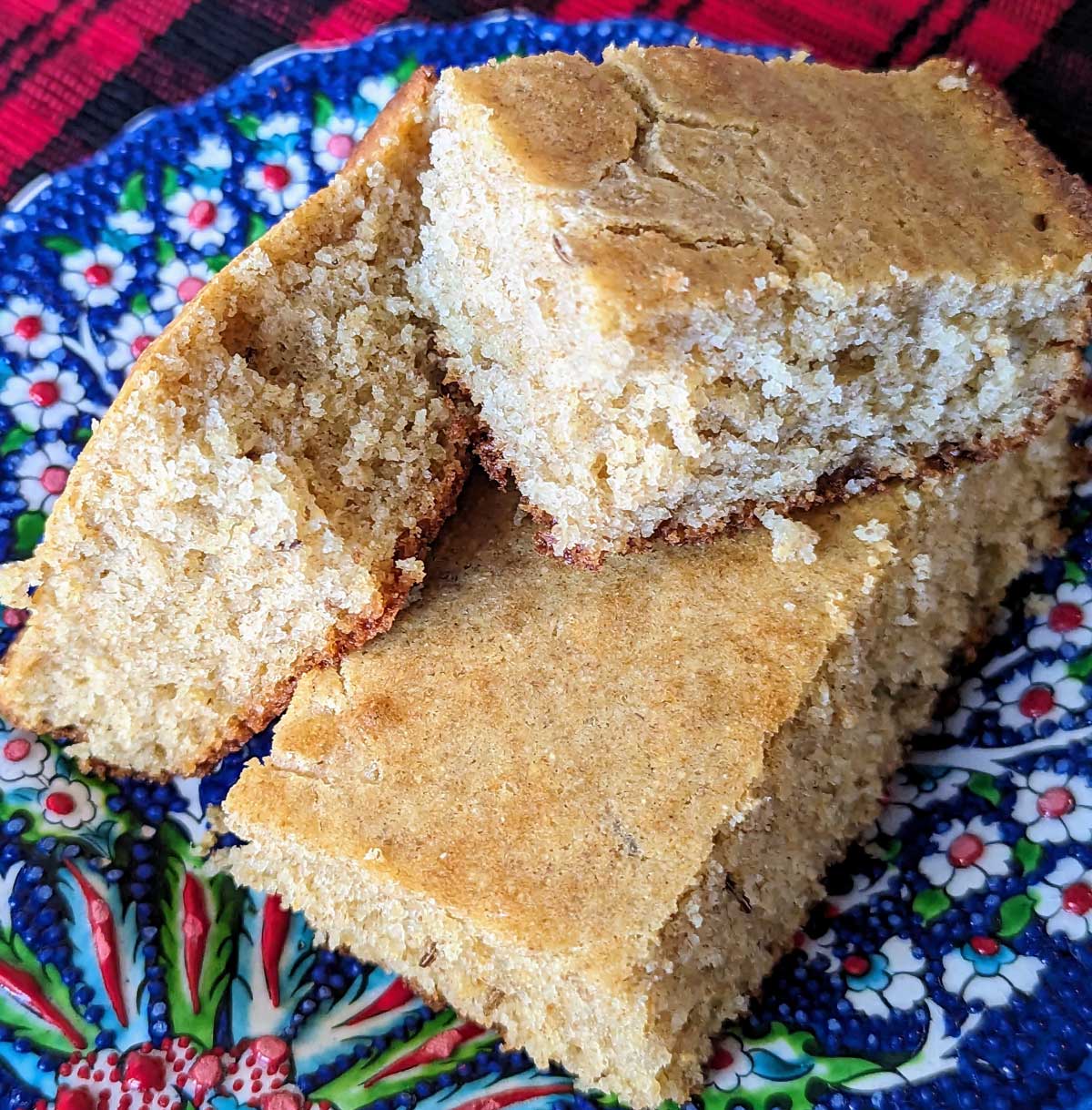 https://www.cookiemadness.net/wp-content/uploads/2023/11/square-cornbread.jpg