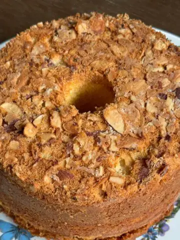 Cold Oven Pound Cake with Almonds