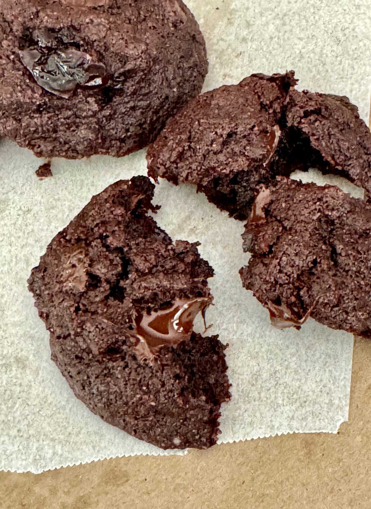 Simple Almond Flour Cocoa Cookies