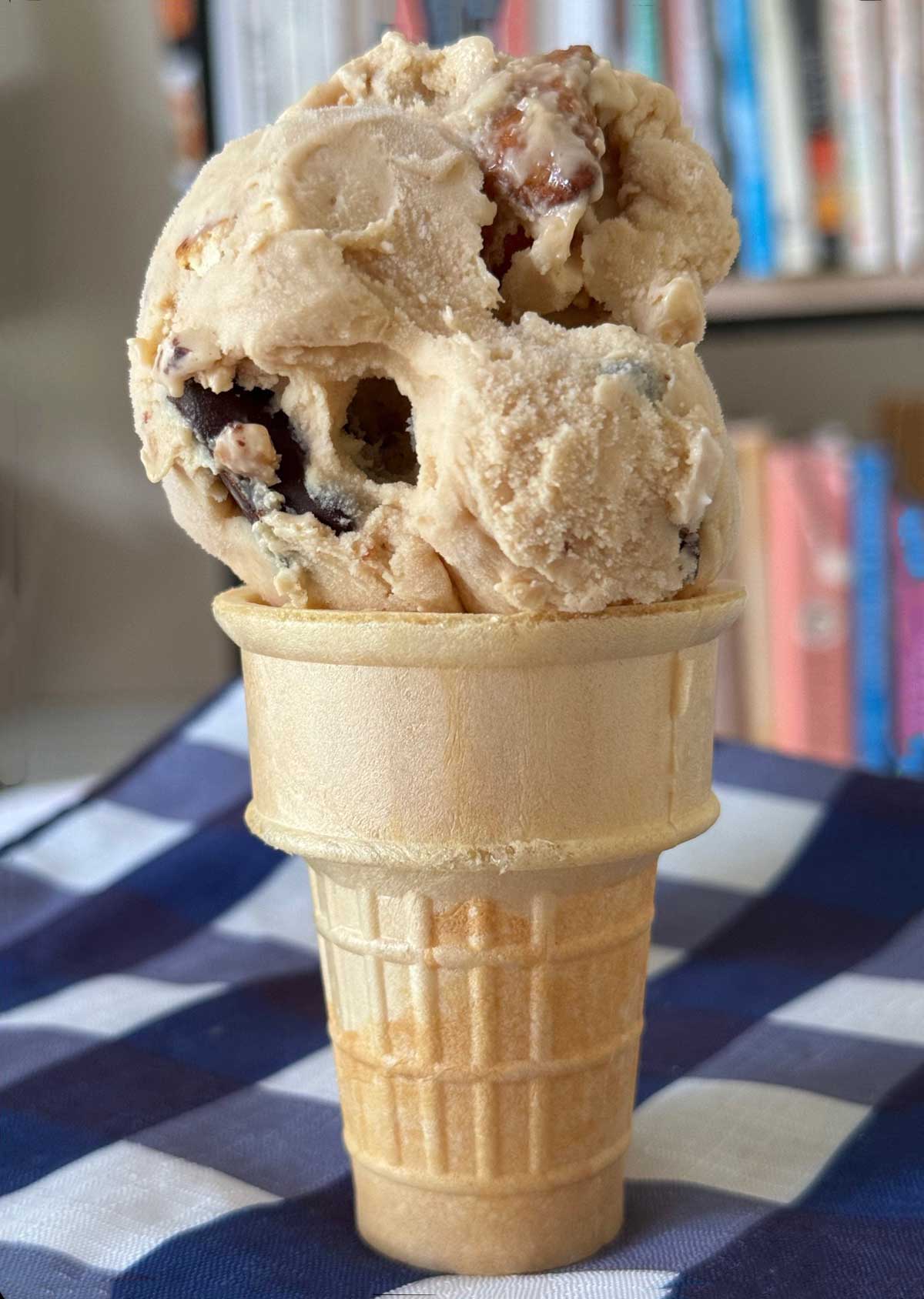 Easy Peanut Butter Ice Cream with Chocolate Covered Peanut Butter Filled Pretzels.