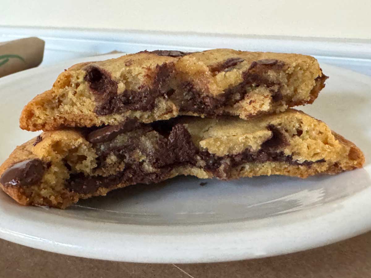 Grand Floridian Chocolate Chip Cookies texture